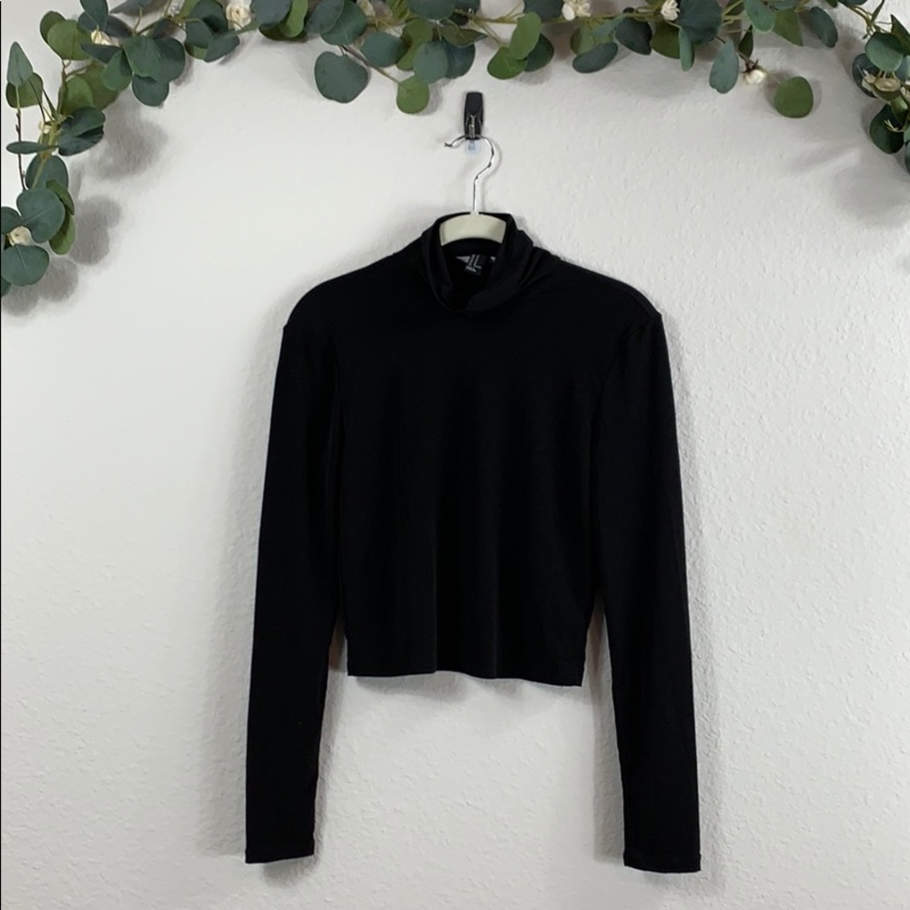 Black crop top